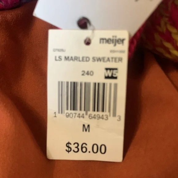 Ultra Flirt Brightly colored sweater - Picture 10 of 10